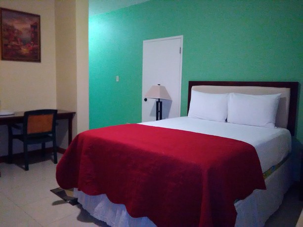 Imagen de la habitación del Hotel Glistening Waters. Foto 14