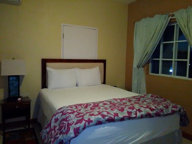 Imagen de la habitación del Hotel Glistening Waters. Foto 17