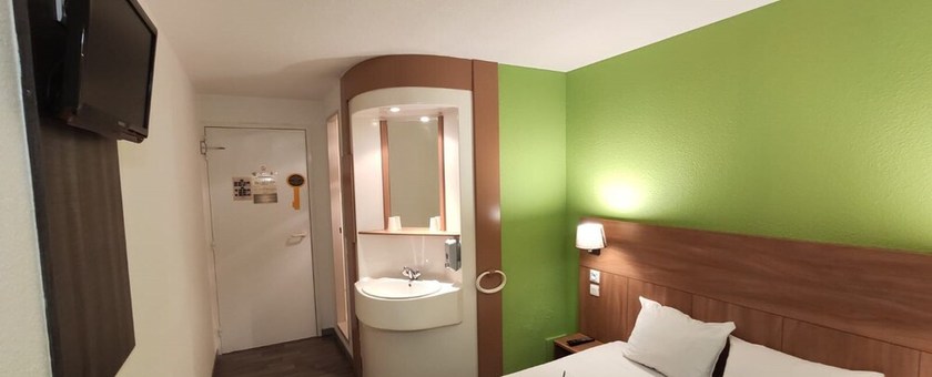 Imagen de la habitación del Hotel Glisy. Foto 9