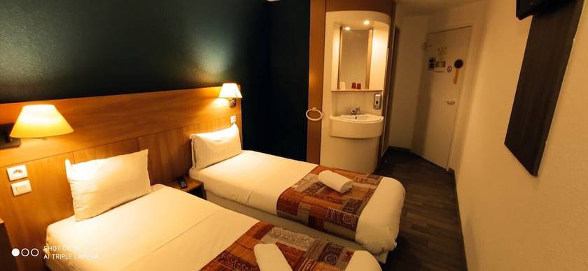 Imagen de la habitación del Hotel Glisy. Foto 17