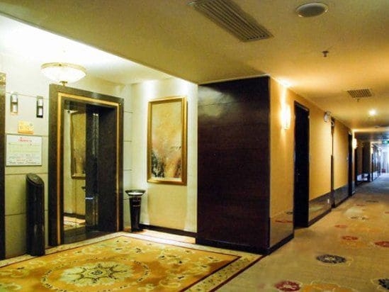 Imagen de los interiores del Hotel Global Business. Foto 18