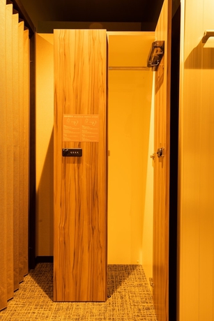 Imagen de la habitación del Hotel Global Cabin Yokohama Chukagai. Foto 8