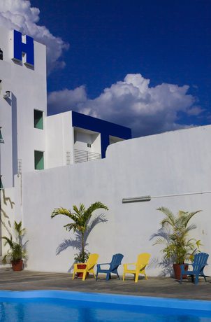 Imagen de la piscina del Hotel Global Express. Foto 20