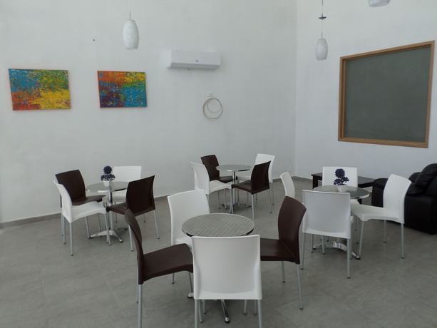 Imagen del bar/restaurante del Hotel Global Express. Foto 3