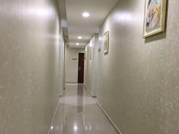 Imagen de los interiores del Hotel Global Inn. Foto 17