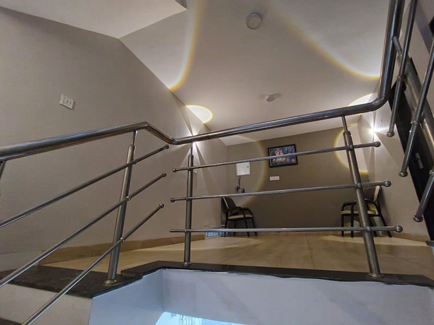 Imagen de los interiores del Hotel Global Inn, Indore. Foto 11