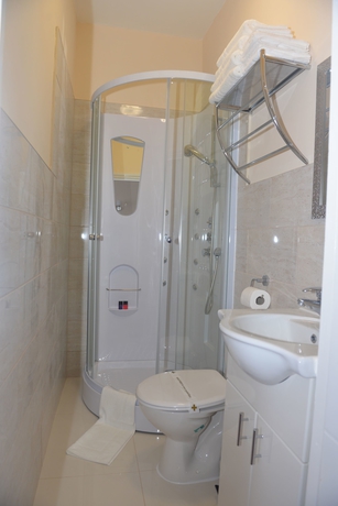 Imagen de la habitación del Hotel Global Lodge. Foto 13