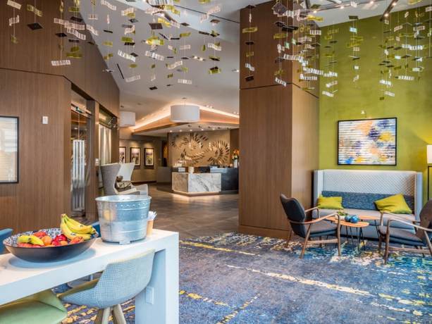 Imagen de los interiores del Hotel Global Luxury Suites Bethesda Chevy Chase. Foto 16