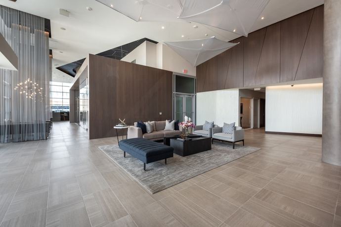 Imagen de los interiores del Hotel Global Luxury Suites Crystal City. Foto 16