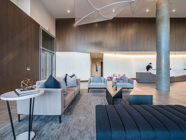 Imagen de los interiores del Hotel Global Luxury Suites Crystal City. Foto 18