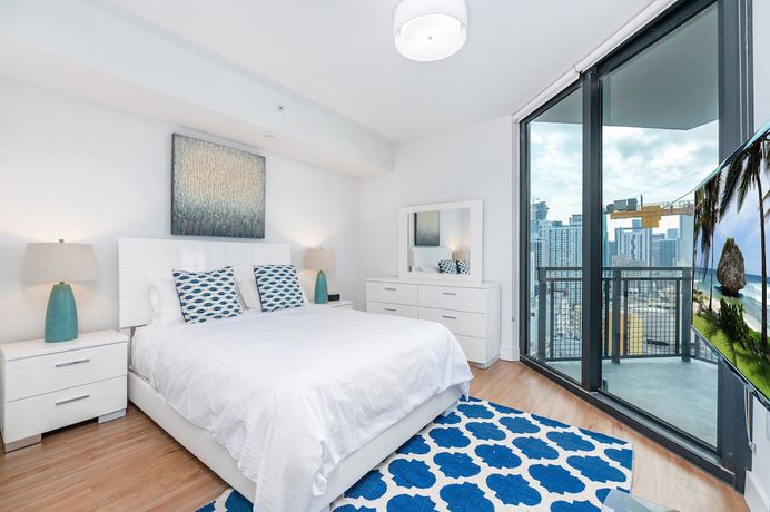 Imagen de la habitación del Hotel Global Luxury Suites Miami Worldcenter. Foto 3