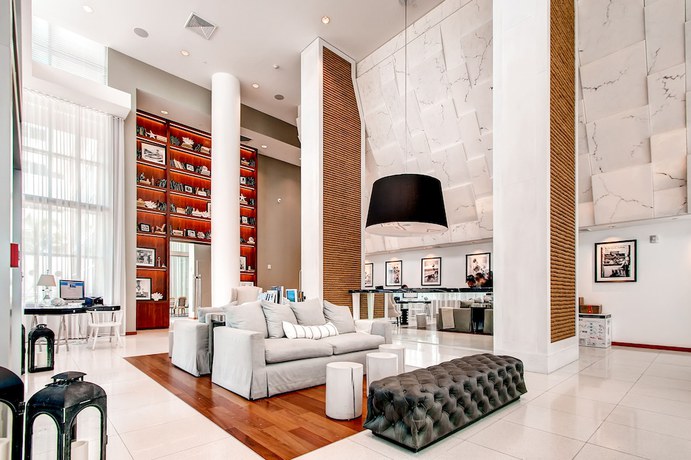 Imagen de los interiores del Hotel Global Luxury Suites at Monte Carlo. Foto 18