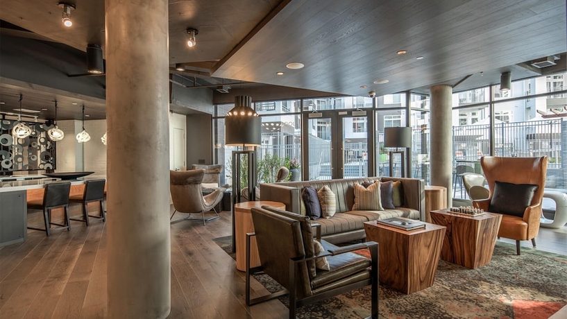 Imagen de los interiores del Hotel Global Luxury Suites at Reston. Foto 19