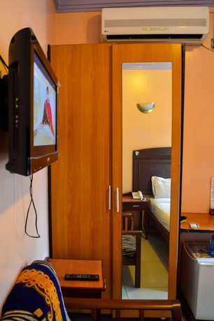Imagen de la habitación del Hotel Global Palace. Foto 8