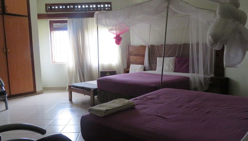 Imagen de la habitación del Hotel Global Village. Foto 5