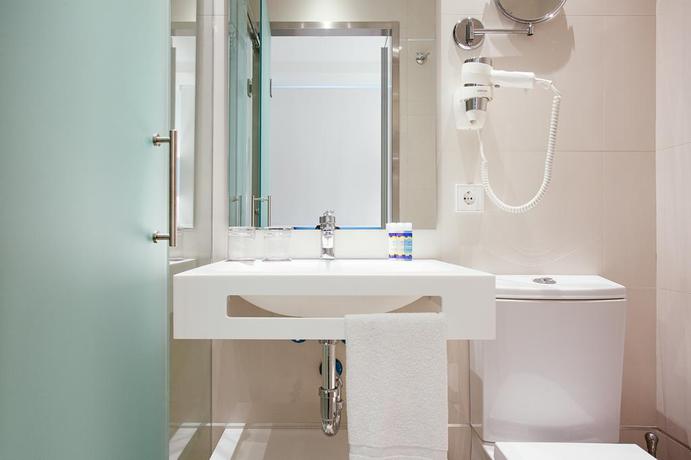 Imagen de la habitación del Hotel Globales Acis and Galatea. Foto 5