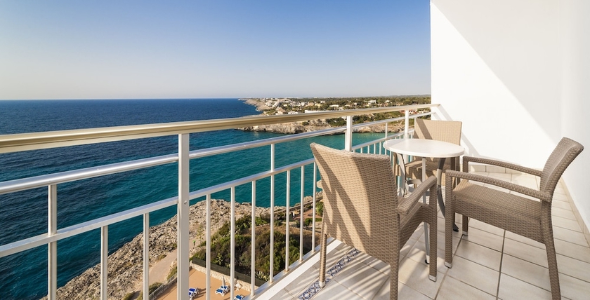 Imagen de la habitación del Hotel Globales América. Foto 9