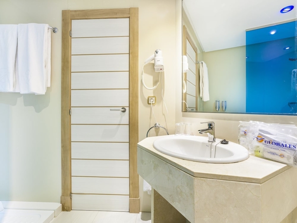 Imagen de la habitación del Hotel Globales América. Foto 11