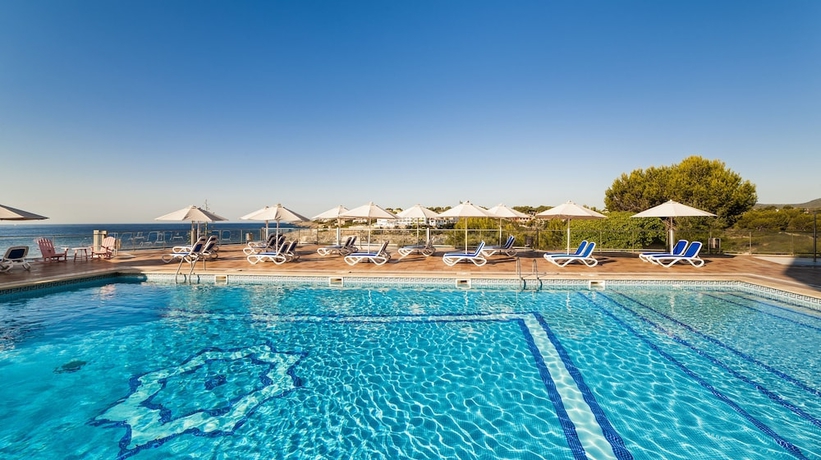 Imagen de la piscina del Hotel Globales América. Foto 19