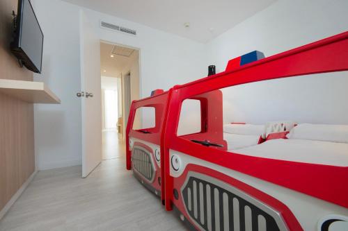 Imagen de la habitación del Hotel Globales Cala Bona. Foto 5