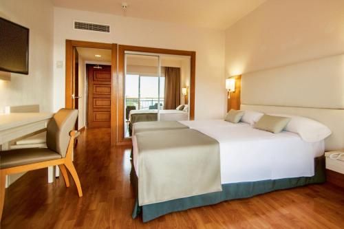 Imagen de la habitación del Hotel Globales Cala Viñas, Cala Viñas. Foto 3