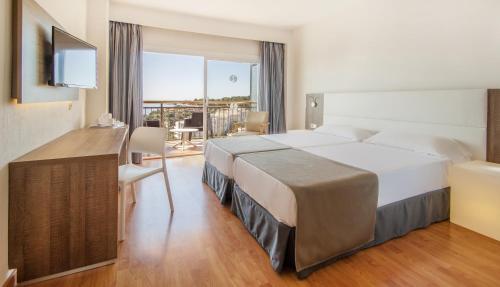 Imagen de la habitación del Hotel Globales Cala Viñas, Cala Viñas. Foto 5