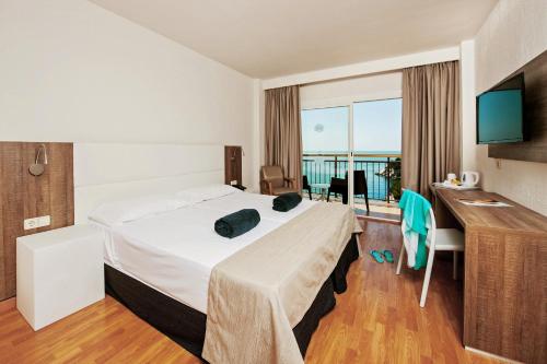 Imagen de la habitación del Hotel Globales Cala Viñas, Cala Viñas. Foto 7