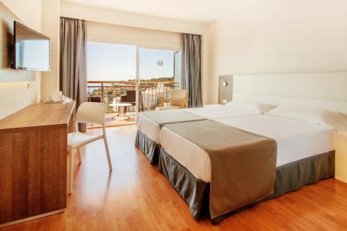 Imagen de la habitación del Hotel Globales Cala Viñas, Cala Viñas. Foto 10