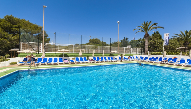 Imagen de la piscina del Hotel Globales Calan Blanes. Foto 16