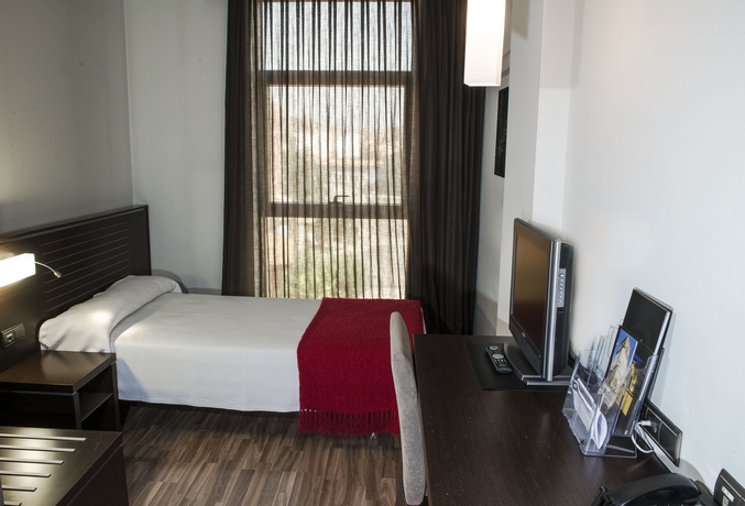 Imagen de la habitación del Hotel Globales Castillo de Ayud. Foto 16