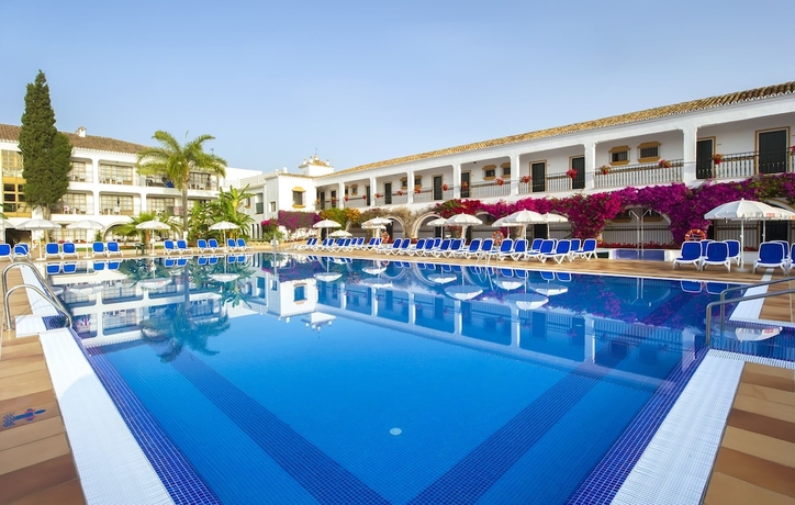 Imagen de la piscina del Hotel Globales Cortijo Blanco. Foto 19