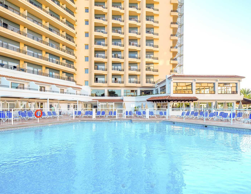 Imagen de la piscina del Hotel Globales Gardenia. Foto 12