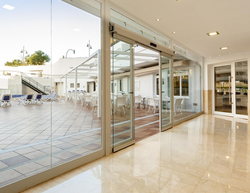 Imagen de los interiores del Hotel Globales Gardenia. Foto 10
