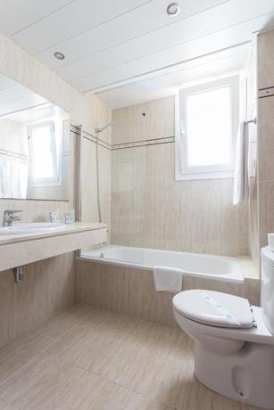 Imagen de la habitación del Hotel Globales Los Delfines. Foto 7