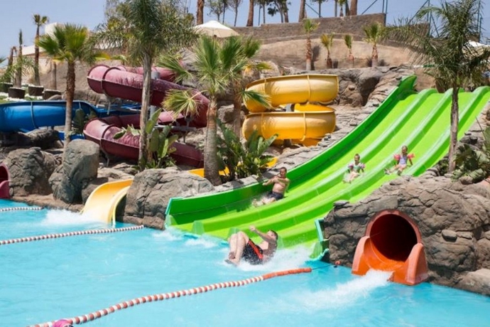 Imagen de la piscina del Hotel Globales Los Patos Park. Foto 15