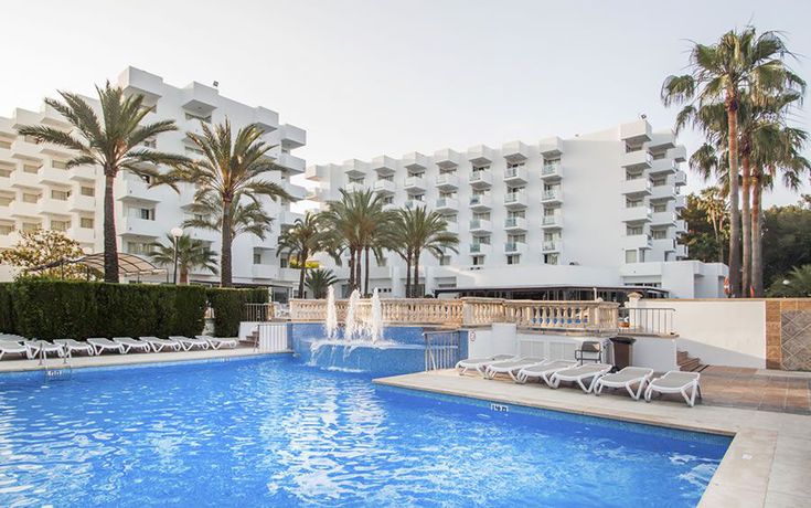 Imagen de la piscina del Hotel Globales Maioris. Foto 24