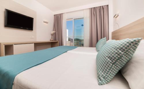 Imagen de la habitación del Hotel Globales Mimosa. Foto 6