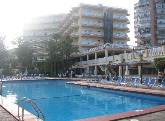 Imagen de la piscina del Hotel Globales Palmanova. Foto 14