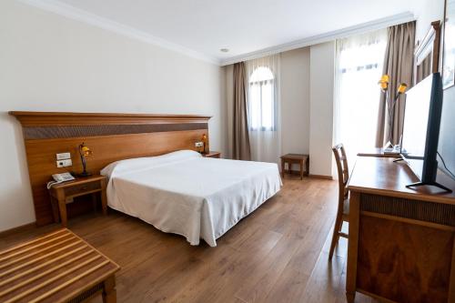 Imagen de la habitación del Hotel Globales Para&iacute;so Beach. Foto 10