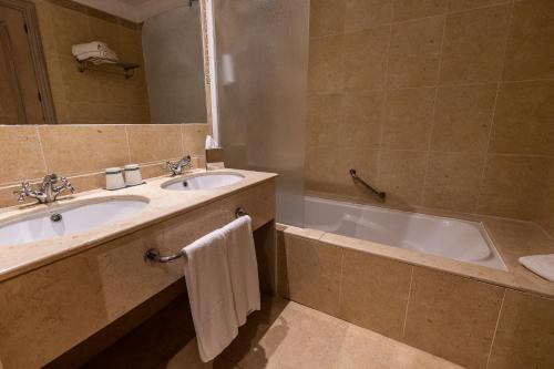Imagen de la habitación del Hotel Globales Para&iacute;so Beach. Foto 11