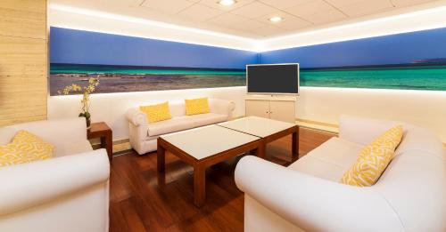 Imagen de los interiores del Hotel Globales Pionero. Foto 18