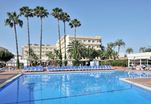 Imagen de la piscina del Hotel Globales Pionero/Santa Ponsa Park. Foto 17