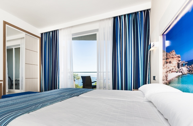 Imagen de la habitación del Hotel Globales Playa Estepona. Foto 9