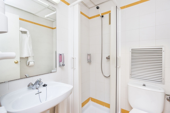 Imagen de la habitación del Hotel Globales Playa Santa Ponsa. Foto 5