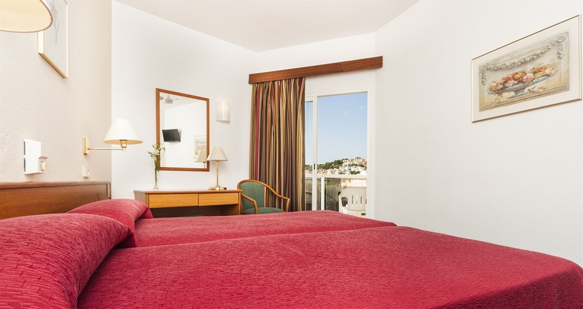 Imagen de la habitación del Hotel Globales Playa Santa Ponsa. Foto 8