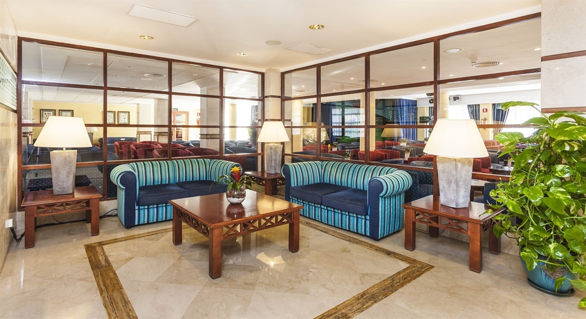 Imagen de los interiores del Hotel Globales Playa Santa Ponsa. Foto 15