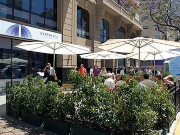 Imagen del bar/restaurante del Hotel Globales Republica. Foto 7