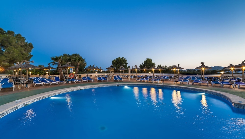 Imagen de la piscina del Hotel Globales Samoa. Foto 16