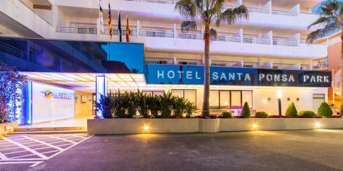 Imagen de los exteriores del Hotel Globales Santa Ponsa Park. Foto 9