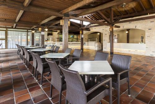 Imagen de los exteriores del Hotel Globales Santa Ponsa Park. Foto 12